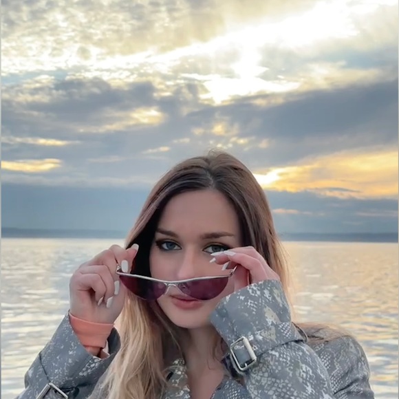 Meet your Posher, Alisa - Picture 4 of 12